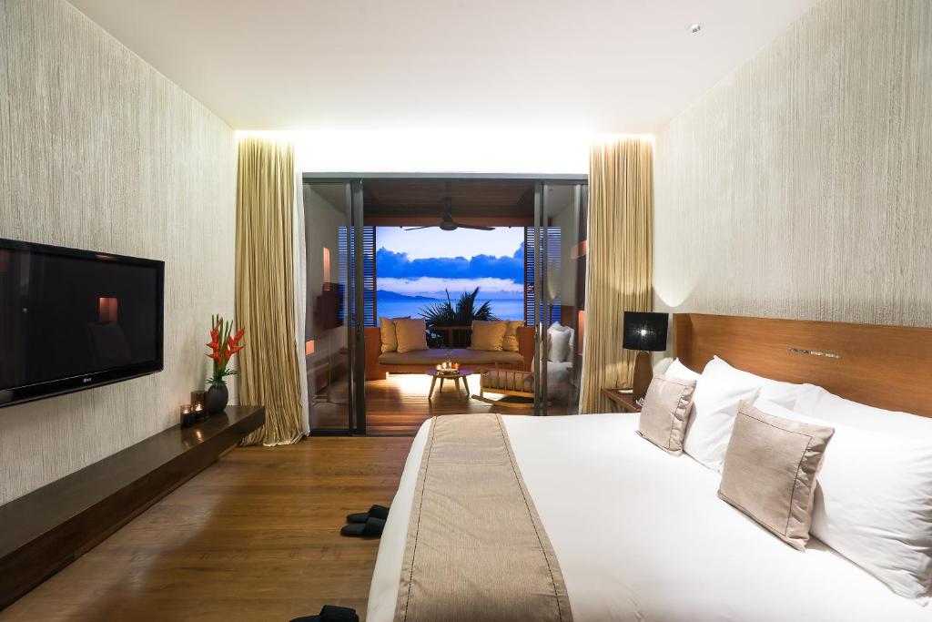 TV a/nebo společenská místnost v ubytování Hansar Samui Resort & Spa - SHA Extra Plus