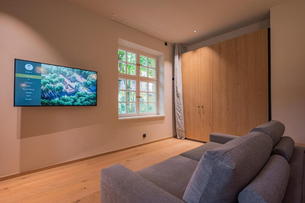 Gutshotel Menterschwaige - Resim 5