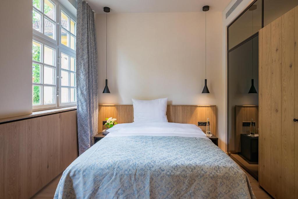 Gutshotel Menterschwaige - Resim 21