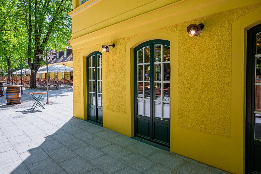 Gutshotel Menterschwaige - Resim 27