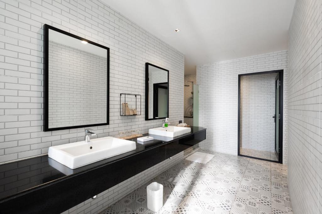 The Royal River Hotel - Resim 37