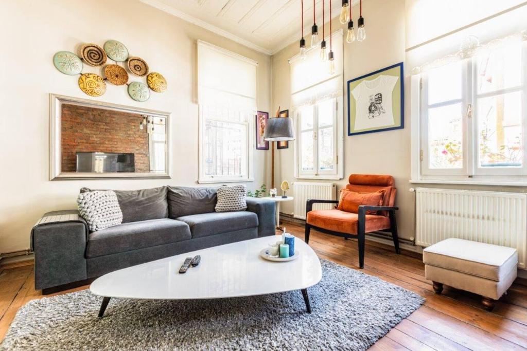 Et opholdsområde på Historic Balat 2BD2Bath Central House! #388