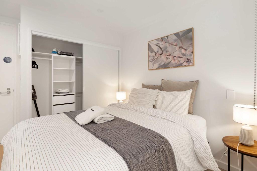 CBD 1BR - Modern Stay with Pool & Gym in Wellington - Resim 15