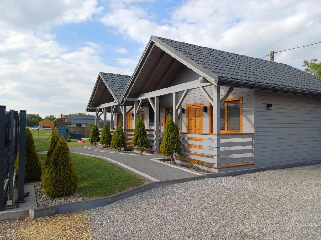 Zdjęcie z galerii obiektu Forest Camp - domki Zator, ogrzewane noclegi w Zatorze