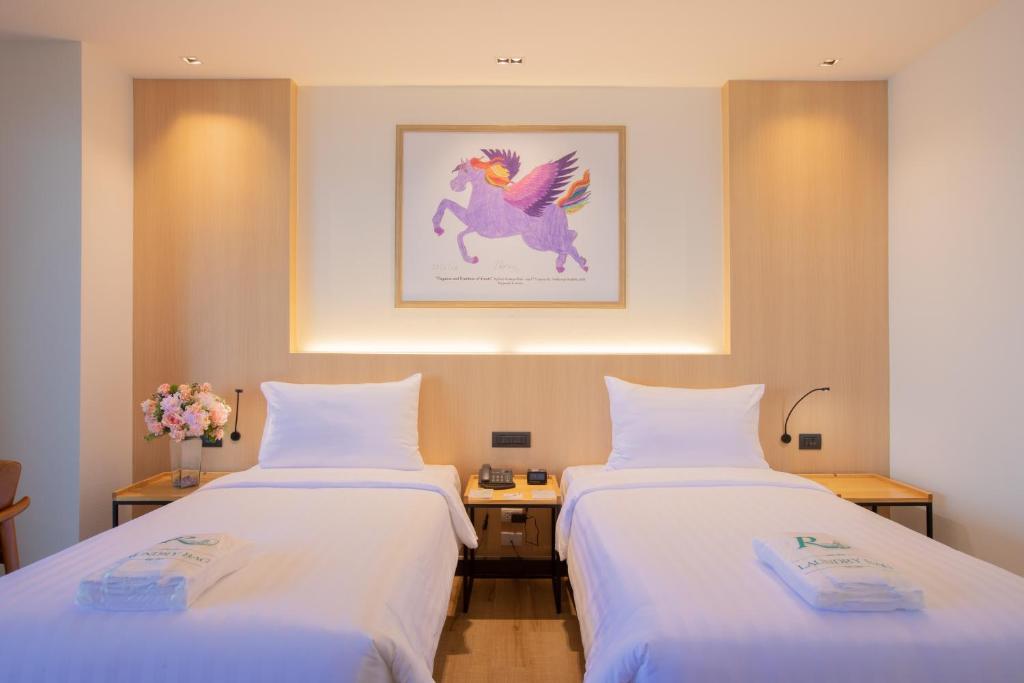 
Premier Modern Riverfront
