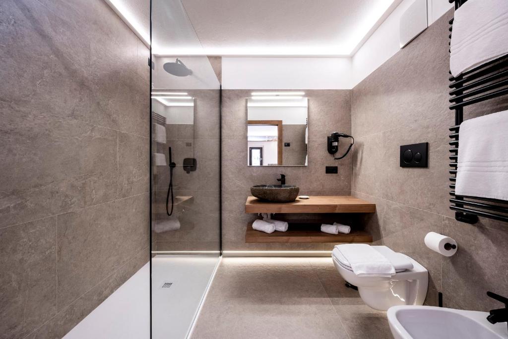 Koupelna v ubytování Hotel Miralago