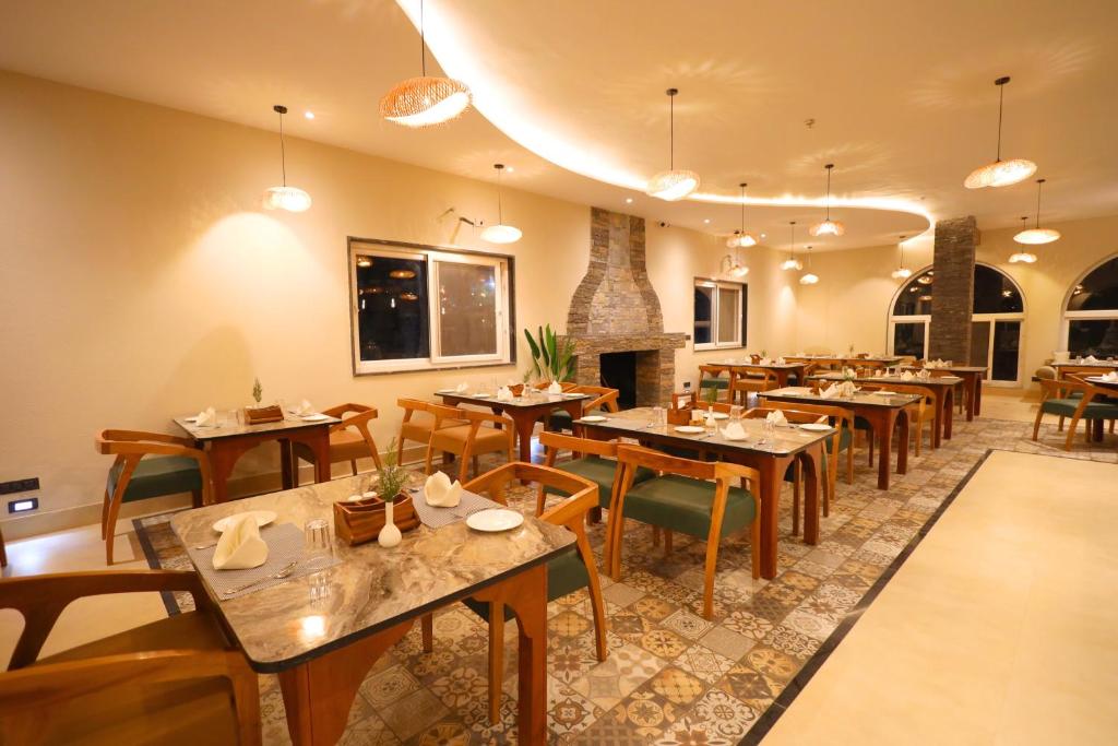 Restaurace v ubytování Hotel Cloud End Lansdowne