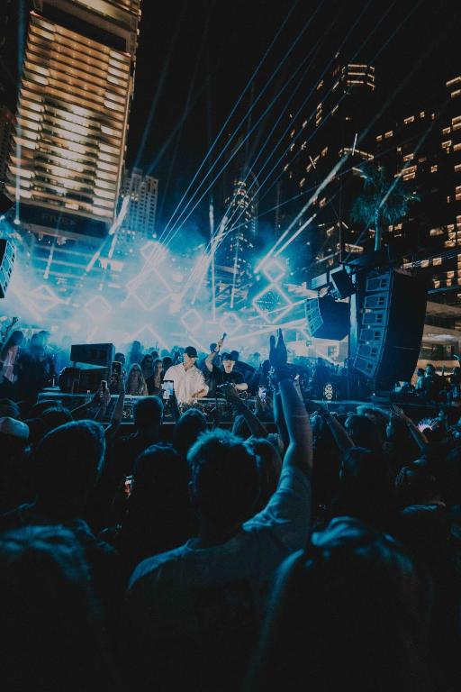 FIVE LUXE - Resim 18