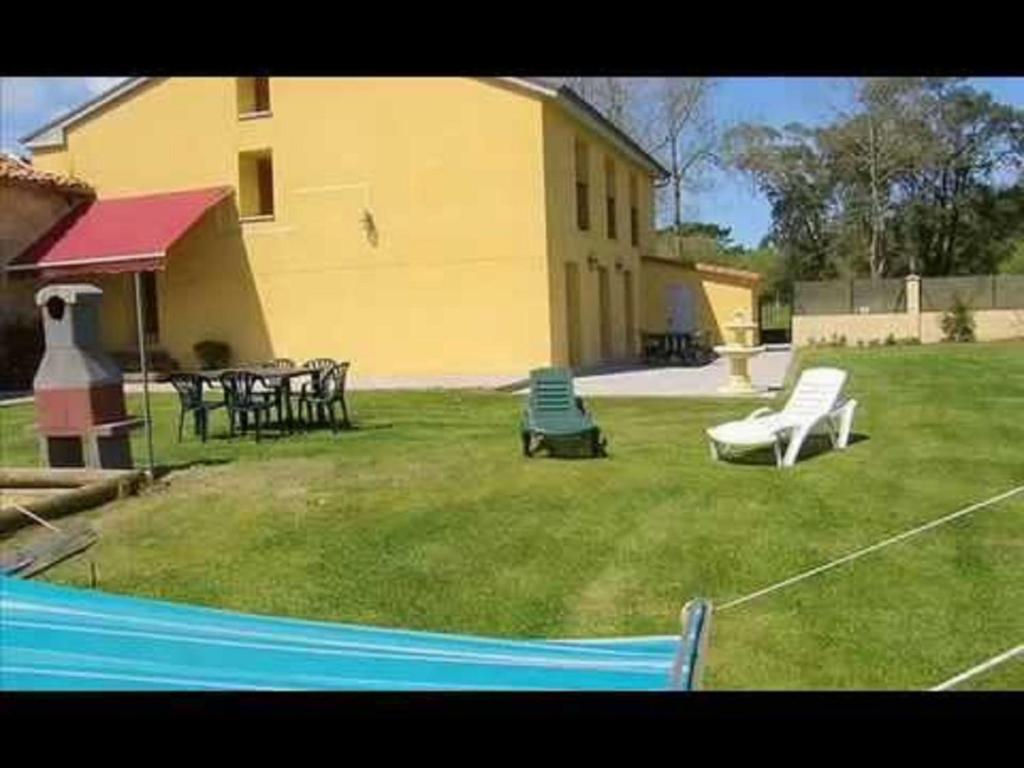 Bazén v ubytovaní La Venta Vieja de Langre alebo v jeho blízkosti