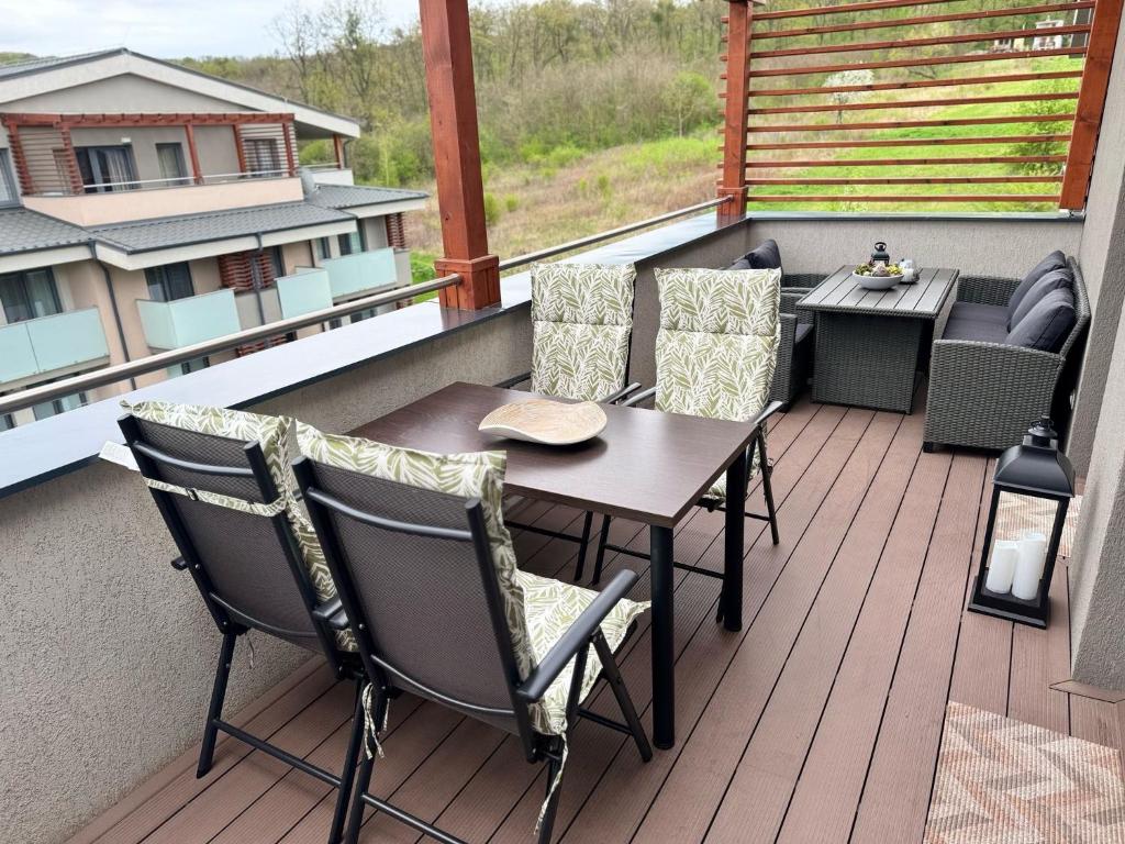Balkón nebo terasa v ubytování Apartmán Ellis