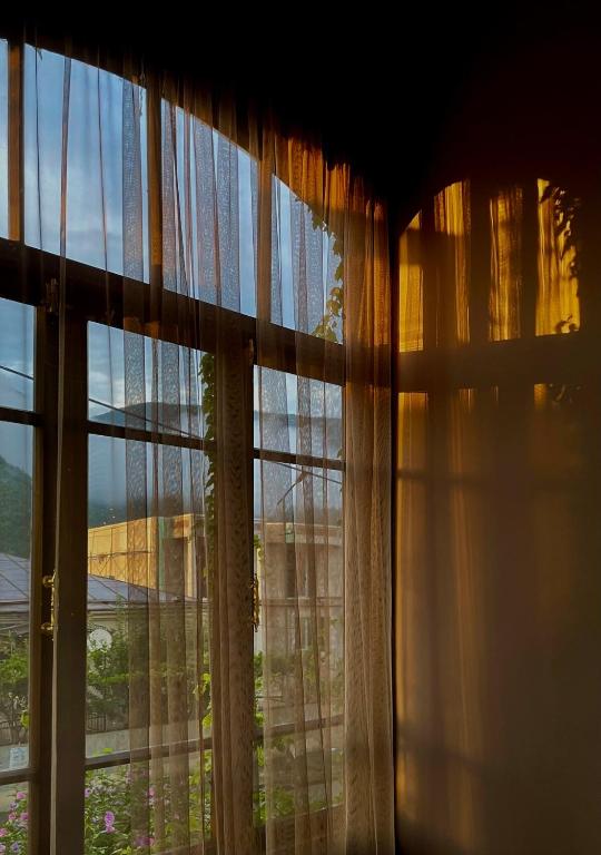 Fotografie z fotogalerie ubytování Guesthouse Edena v destinaci Ambrolauri