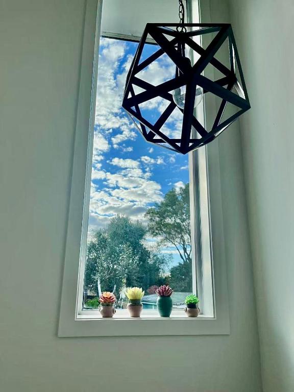 Newly Built 3 BDMs Besides Chartwell Shopping Mall