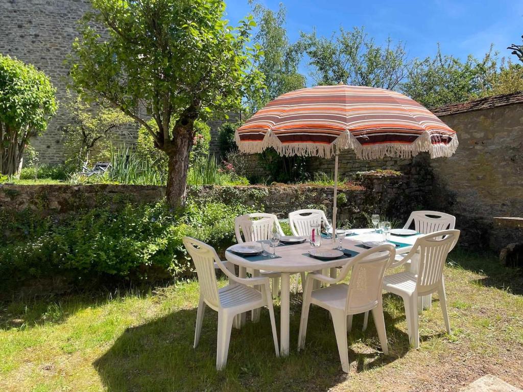 Κήπος έξω από το La glycine