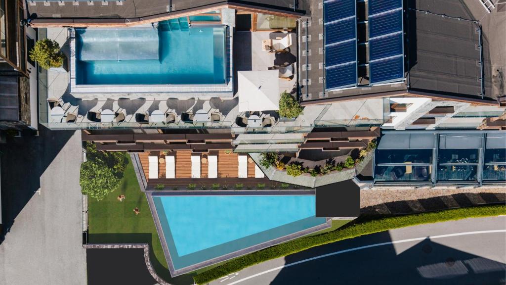 Πισίνα στο ή κοντά στο Hotel Tirol Fiss 4Sterne Superior