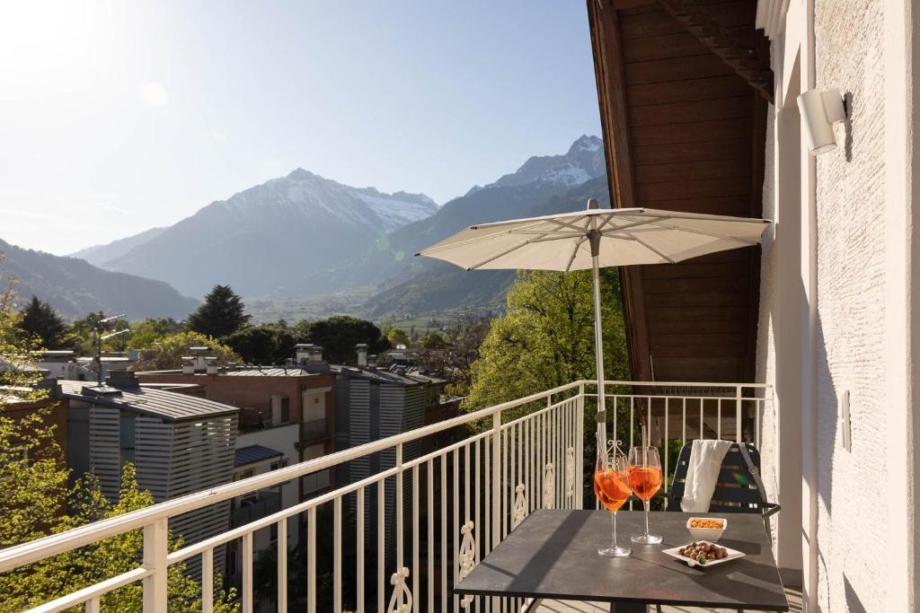 Ladurnerhof Boutique Apartments Meran - Apartment With Mountain View