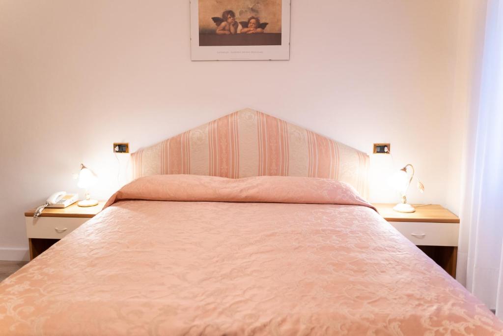 
Standard Double or Twin Room with Garden View
