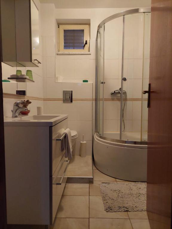 Kúpeľňa v ubytovaní Apartments Ivana Diklo