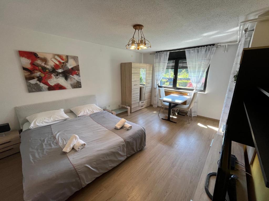 Postel nebo postele na pokoji v ubytování Sara`s Guesthouse Bled