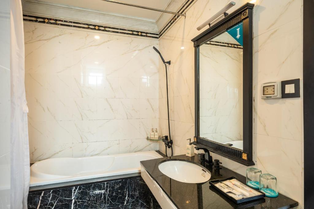 Premier Double River View