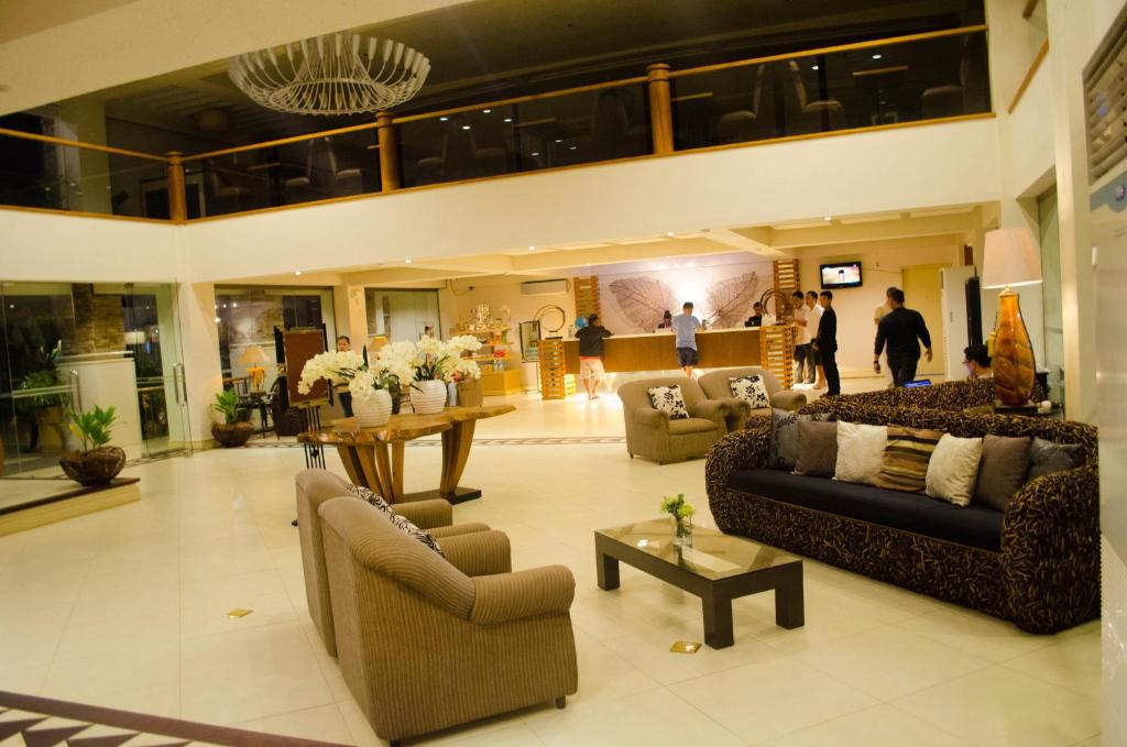 Posezení v ubytování Hotel Tavern Surigao