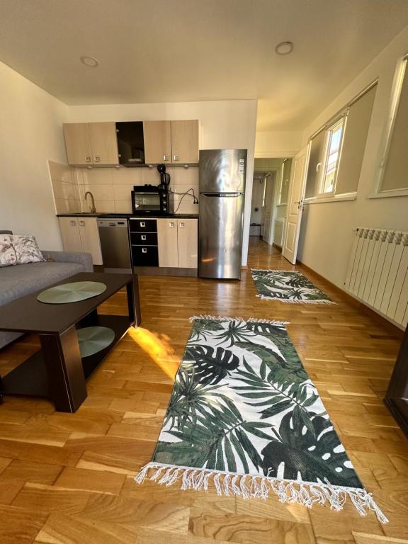 Kuchyň nebo kuchyňský kout v ubytování SeaNest Apartament Mamaia Nord