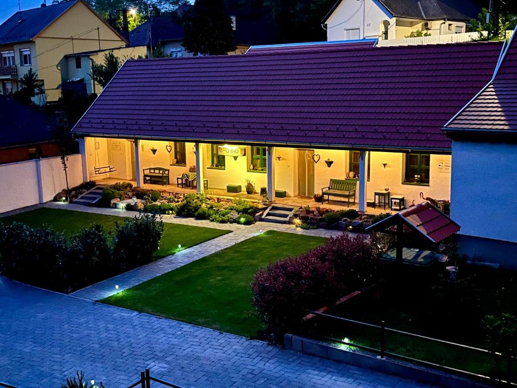 Zahrada ubytování Ladislaus Schnaps-Haus Falusi Vendégház