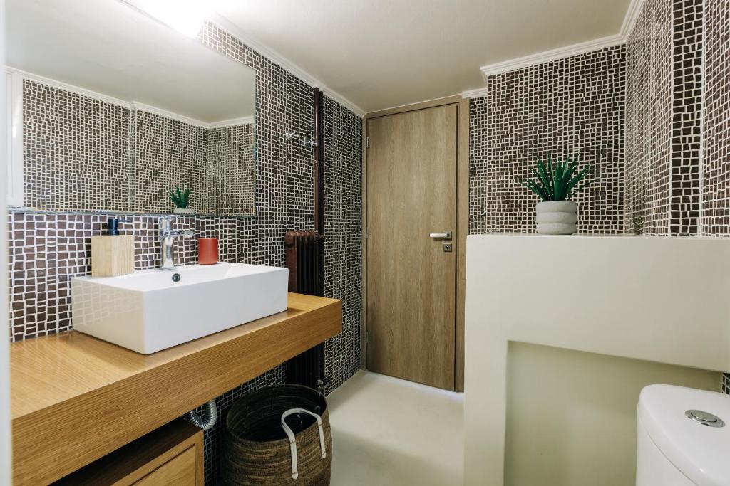 A bathroom at Panoramic Apartment