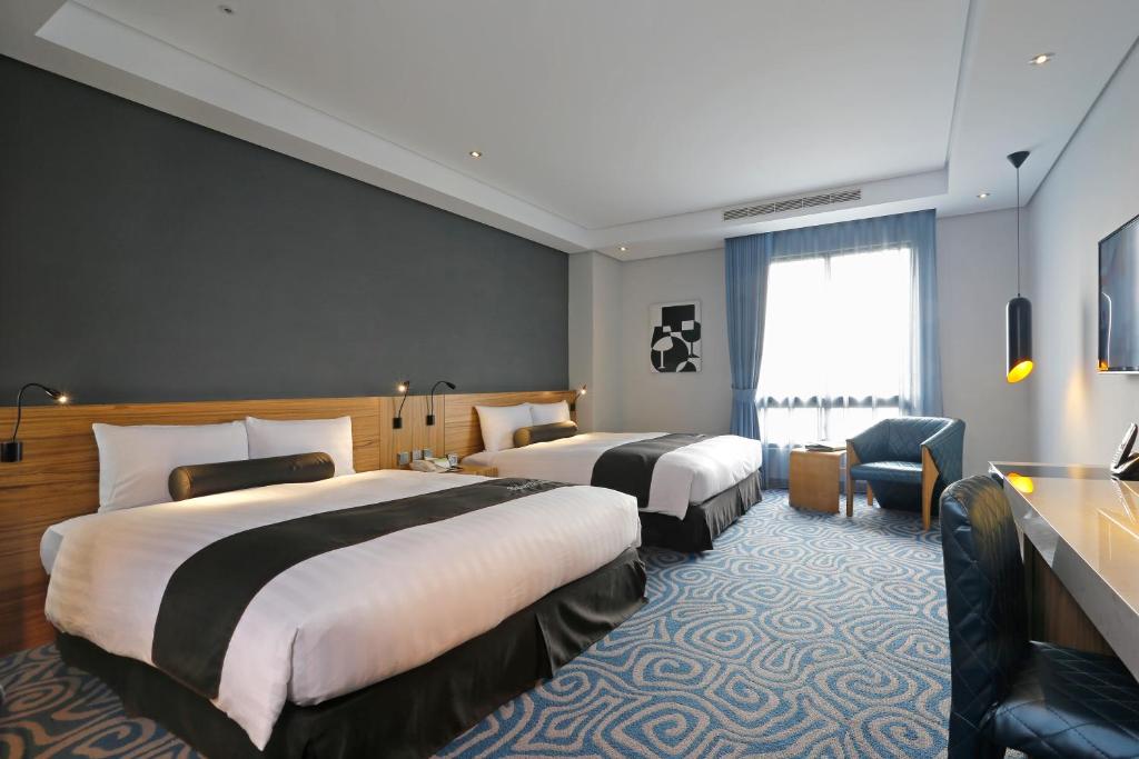 Golden Tulip - Aesthetics - Chambre Familiale Chaleureuse