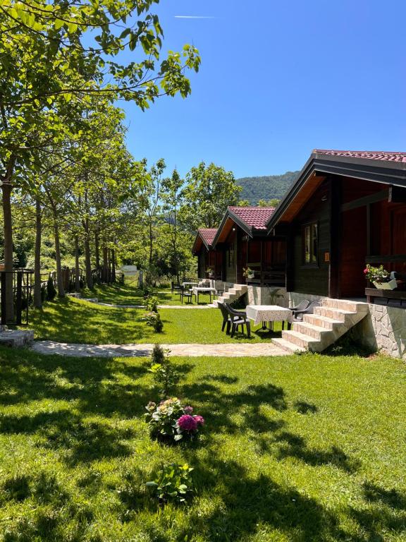 Zahrada ubytování Orahovo Cottages