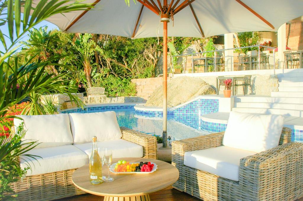 Bazén v ubytování Casa Papale' Luxury Accommodation nebo v jeho okolí