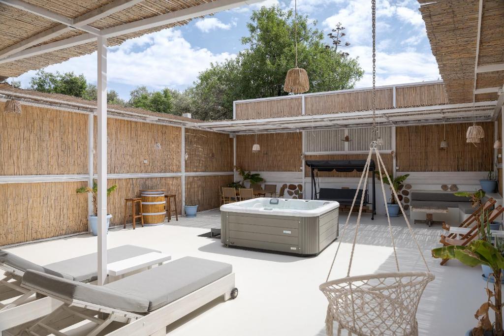 Patio nebo venkovní prostory v ubytování Porfyra Suite 1