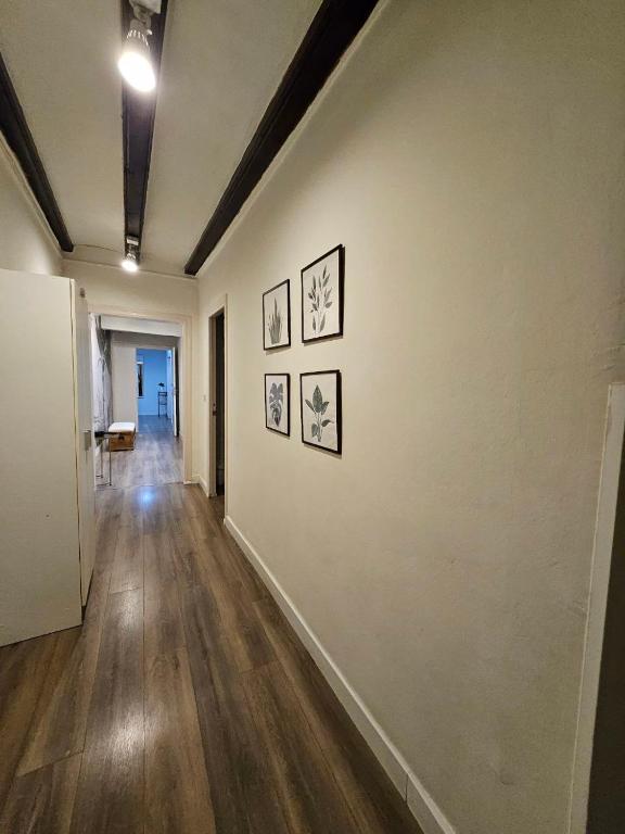 Fotografie z fotogalerie ubytování Family Flat Near Ramblas BCN 5 rooms v destinaci Barcelona