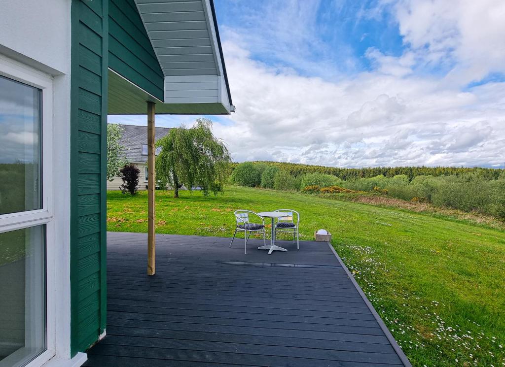 Zahrada ubytování Riverrun Holiday Homes No 15 Belturbet by Trident Holiday Homes