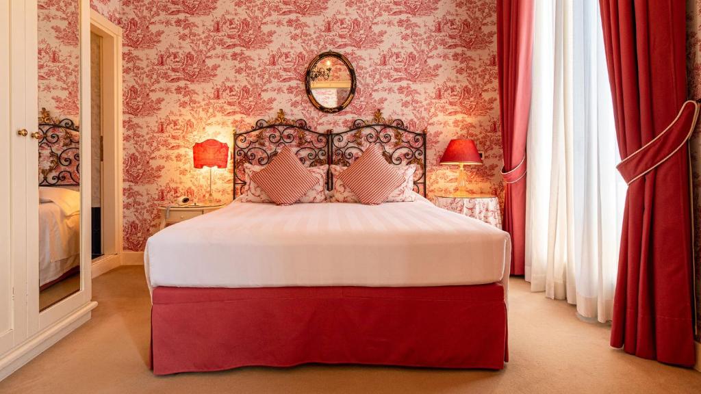 
Junior Suite with Canal View
