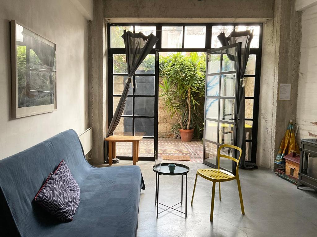 Posezení v ubytování Stylish Art House Palmeti