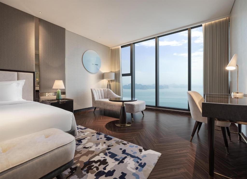 Radisson Blu Ha Long Bay - 13