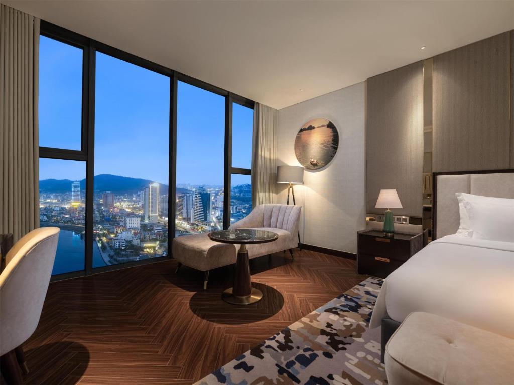 Radisson Blu Ha Long Bay - 5