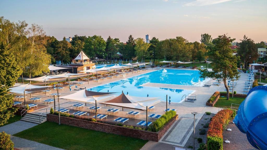 Bazén v ubytování ONL Apartments nebo v jeho okolí