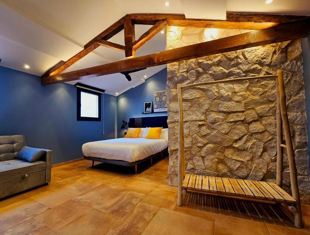 Postel nebo postele na pokoji v ubytování Cousin Room Hotel Automatizado