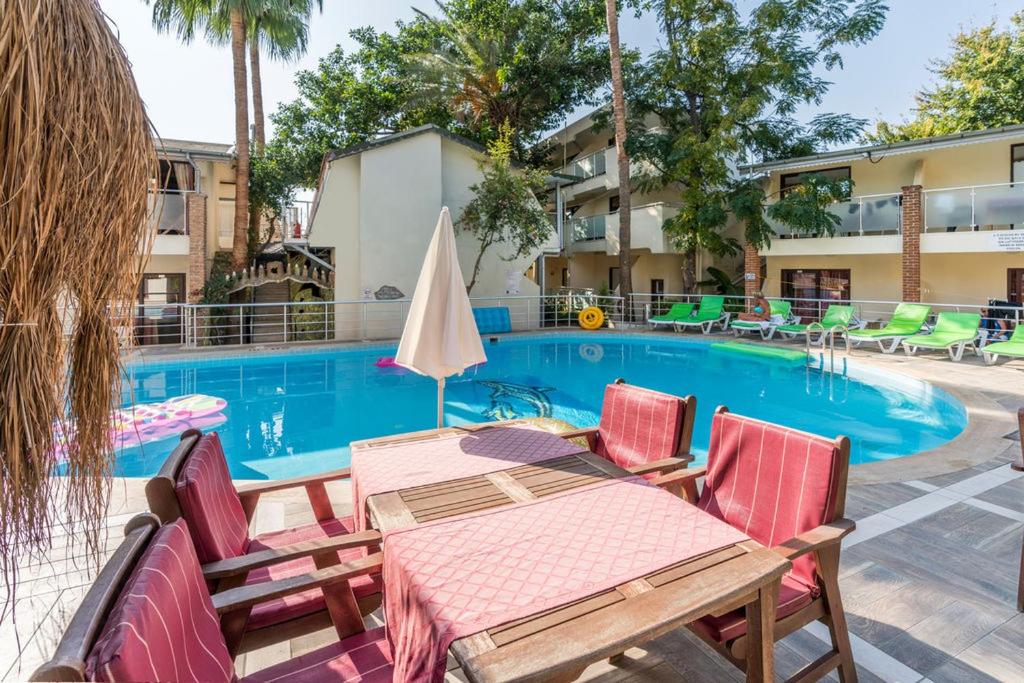 Bazén v ubytování Tropic Beach Club & Resort - Side nebo v jeho okolí