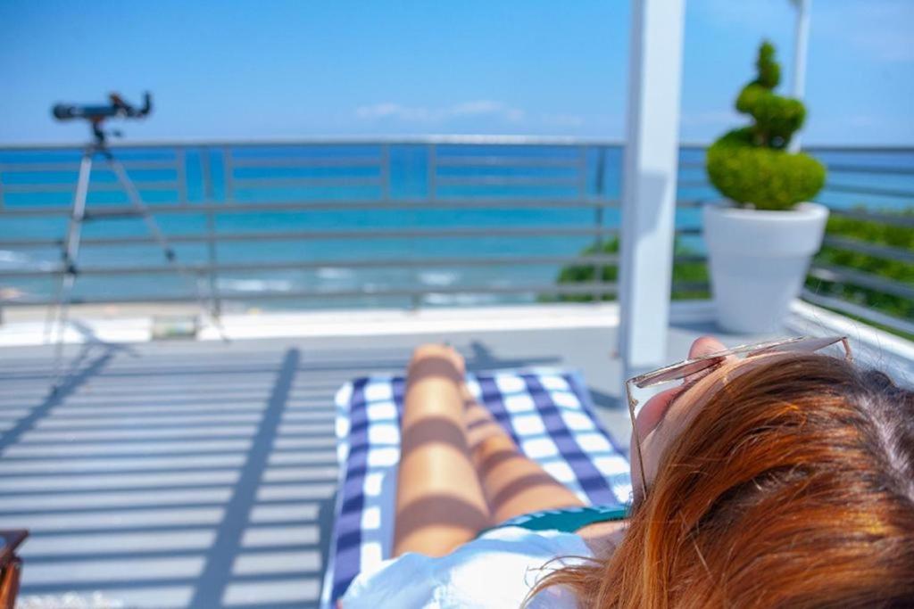 Widok na morze z tego hotelu