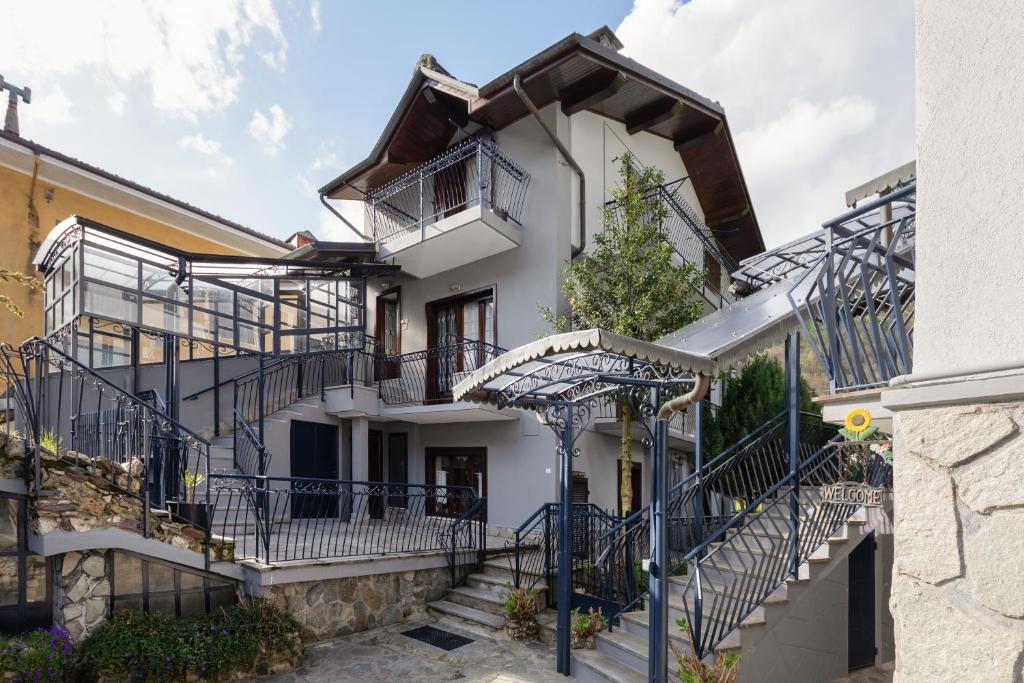 Budova, kde se aparthotel nachází