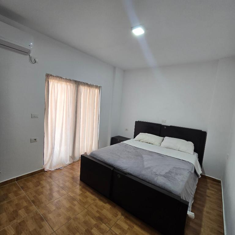 Postel nebo postele na pokoji v ubytování Saranda Poseidonas Hostel