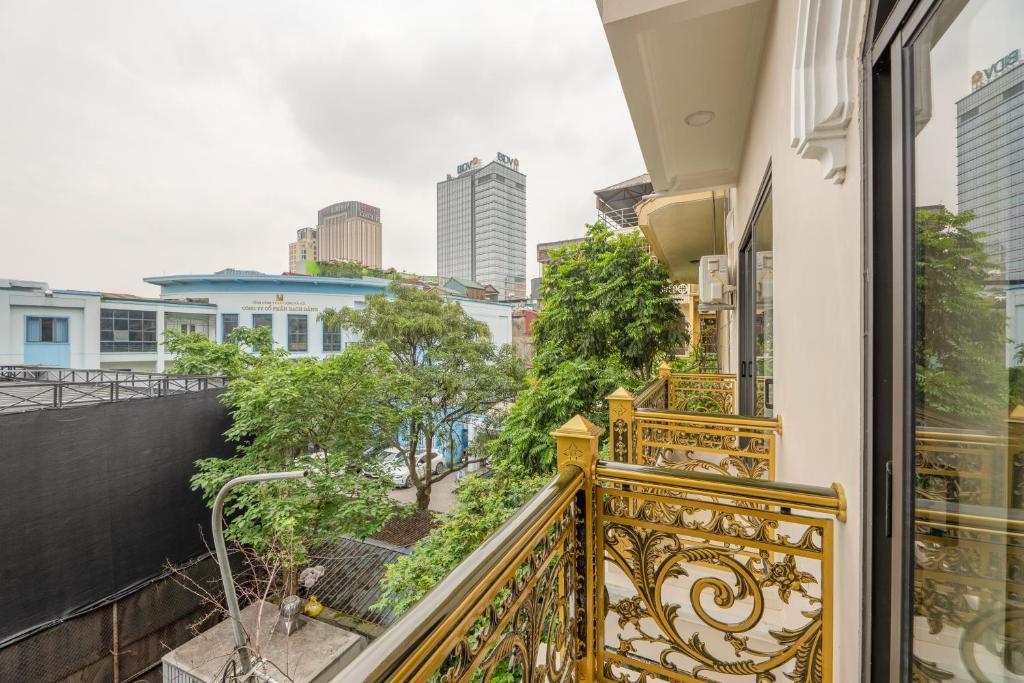 Balkón nebo terasa v ubytování Fuji Apartment Hoàn Kiếm