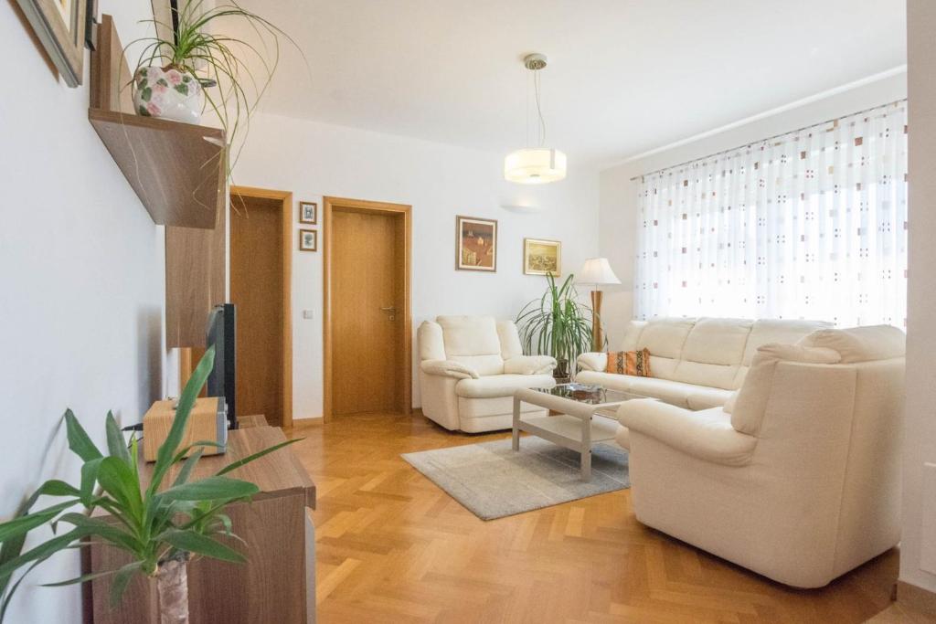 Posedenie v ubytovaní Spacious apartment on a great location -Apartment Kuhta