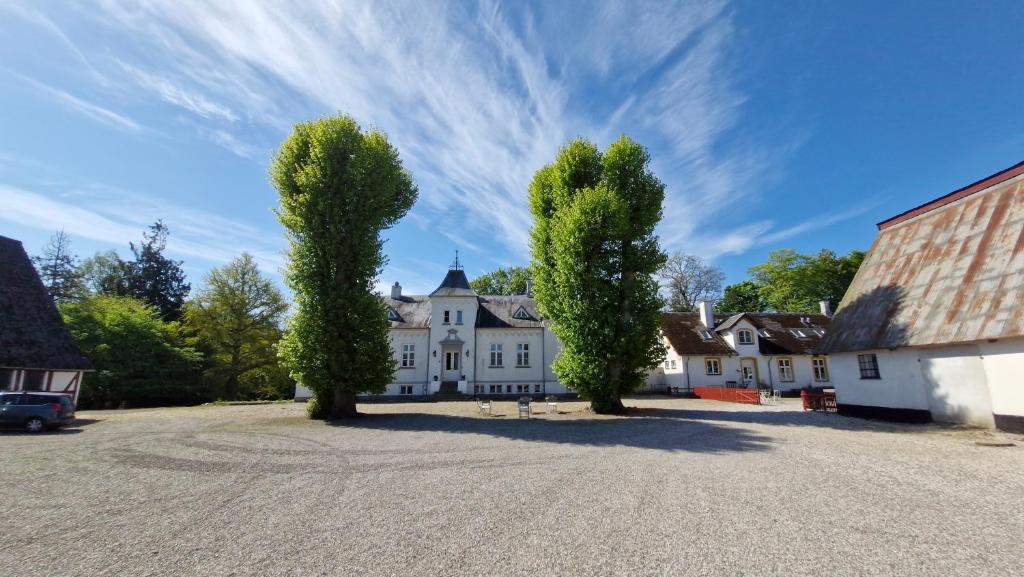 Hoone, kus hommikusöögiga majutusasutus asub