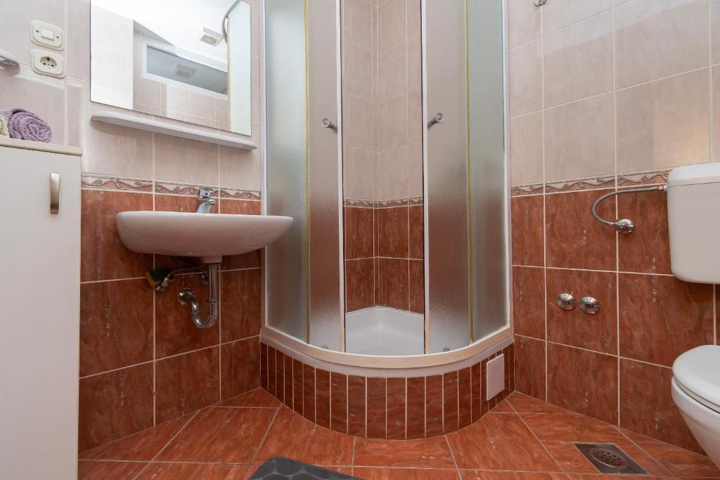 Koupelna v ubytování Apartments JoviZe