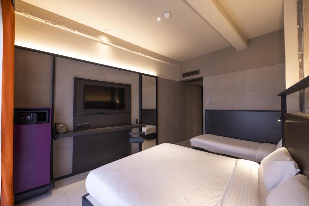 Joy 124 Hotel Milano - Triple Room