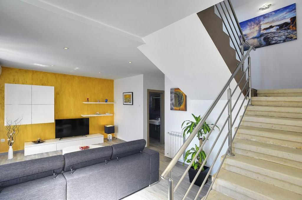 TV a/nebo společenská místnost v ubytování Holiday Home Miceli