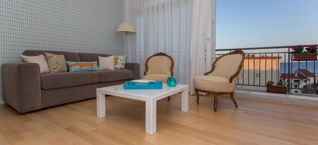 Posedenie v ubytovaní Apartment Bloo Suite